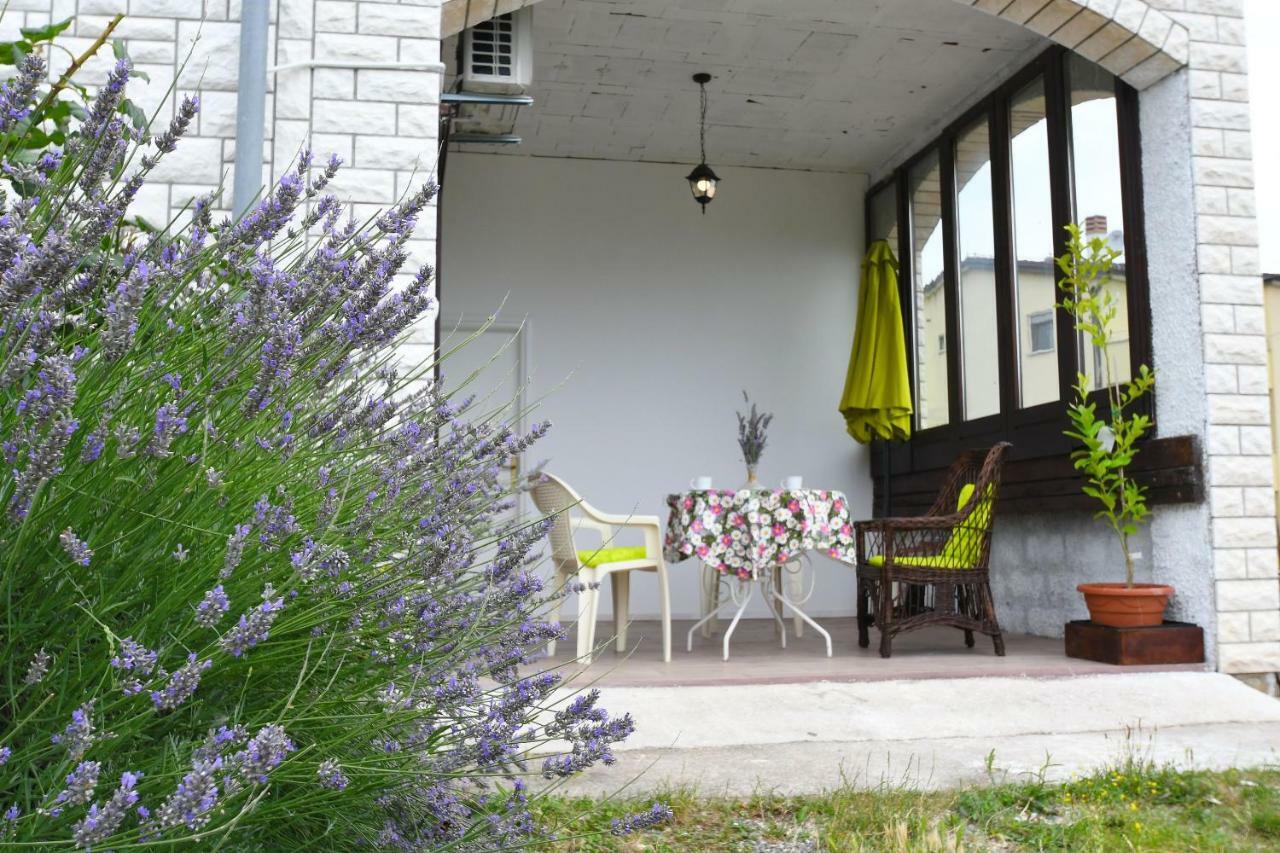 Studio Apartman Kris Marinici  Luaran gambar